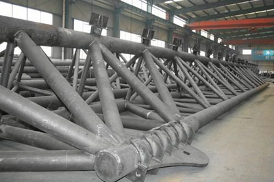Steel pipe truss structure